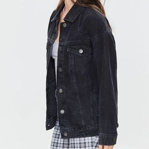 BLACK DENIM JEAN JACKET DISTRESSED FOREVER 21 OVERSIZED URBAN OUTFITTERS